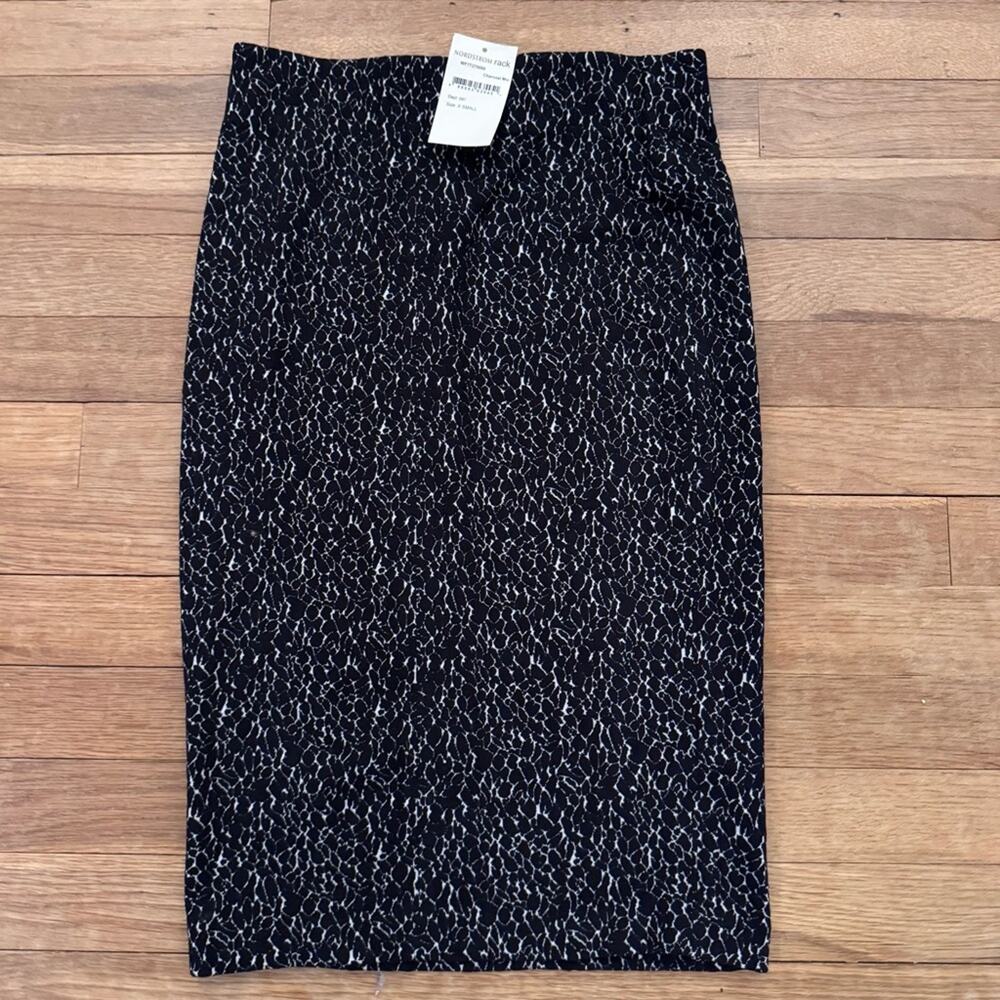 NWT Joe Fresh Women's Black and White Lace Knee Length Pencil Skirt - XS  b75